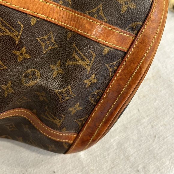 Authentic Louis Vuitton Monogram Bucket GM Shoulder Tote Bag - Picture 14 of 14